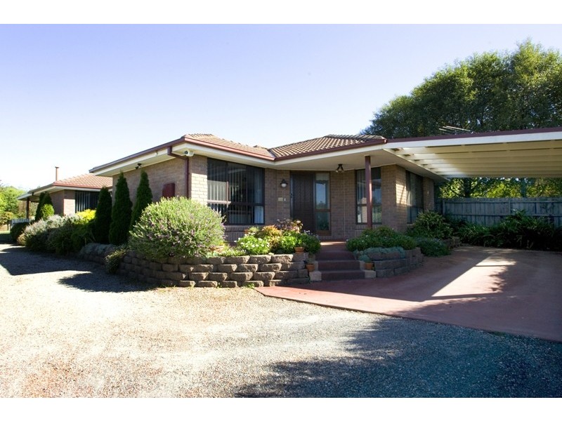 9 Floris Avenue, Drouin VIC 3818