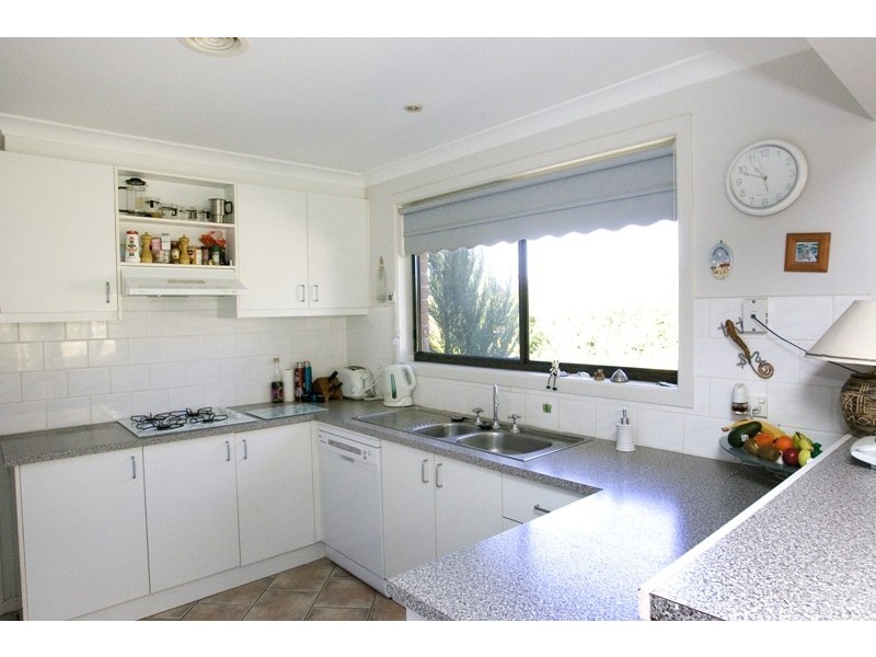 9 Floris Avenue, Drouin VIC 3818