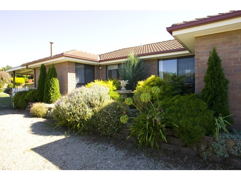 9 Floris Avenue, Drouin VIC 3818