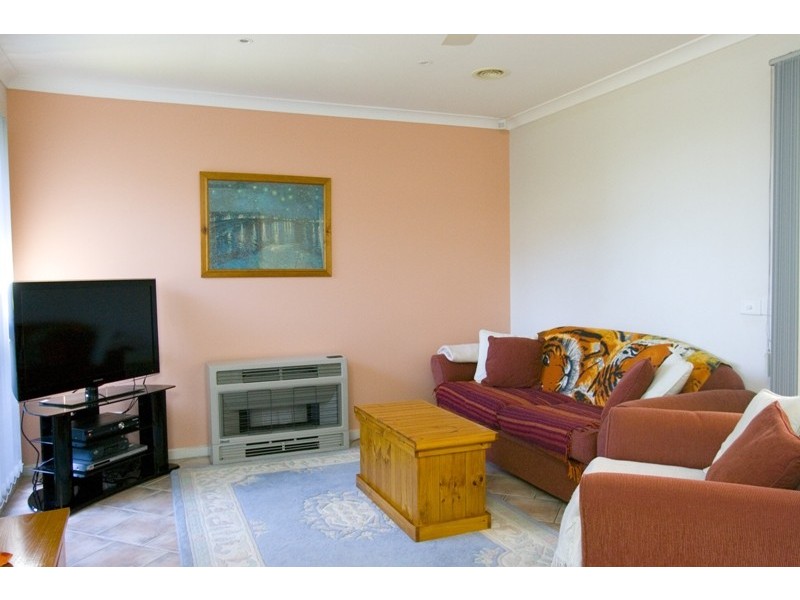 9 Floris Avenue, Drouin VIC 3818