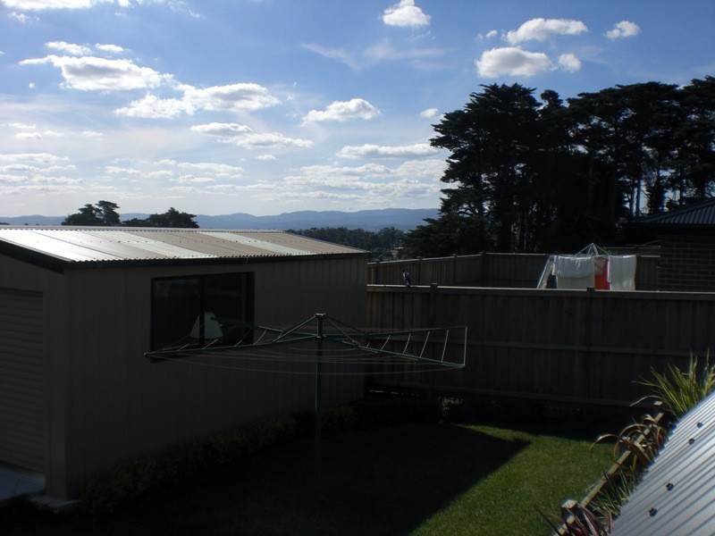 9 Lyndhurst Square, Drouin VIC 3818