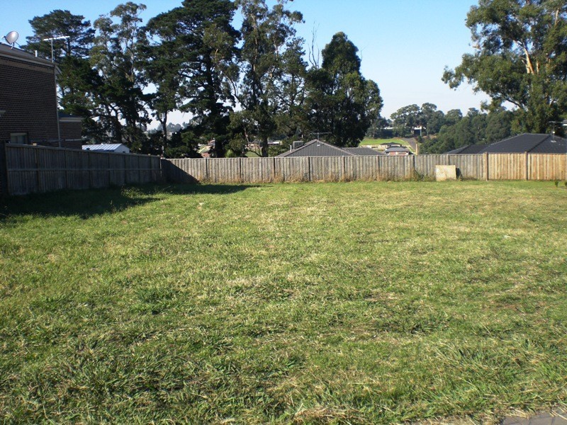 4 Lyndhurst Square, Drouin VIC 3818