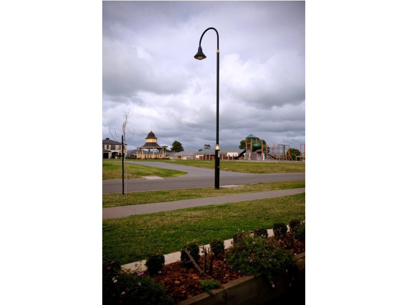 4 Lyndhurst Square, Drouin VIC 3818