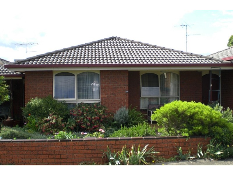 2/15 Archibald Crescent, Warragul VIC 3820
