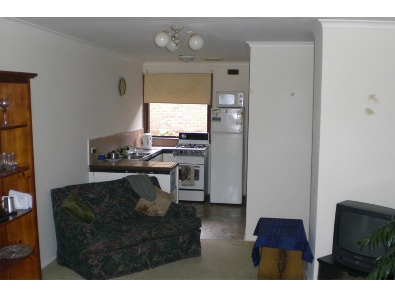 2/15 Archibald Crescent, Warragul VIC 3820