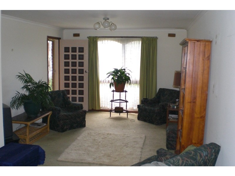 2/15 Archibald Crescent, Warragul VIC 3820