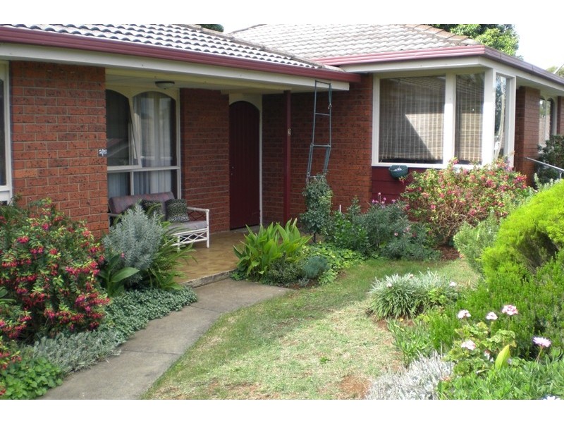 2/15 Archibald Crescent, Warragul VIC 3820