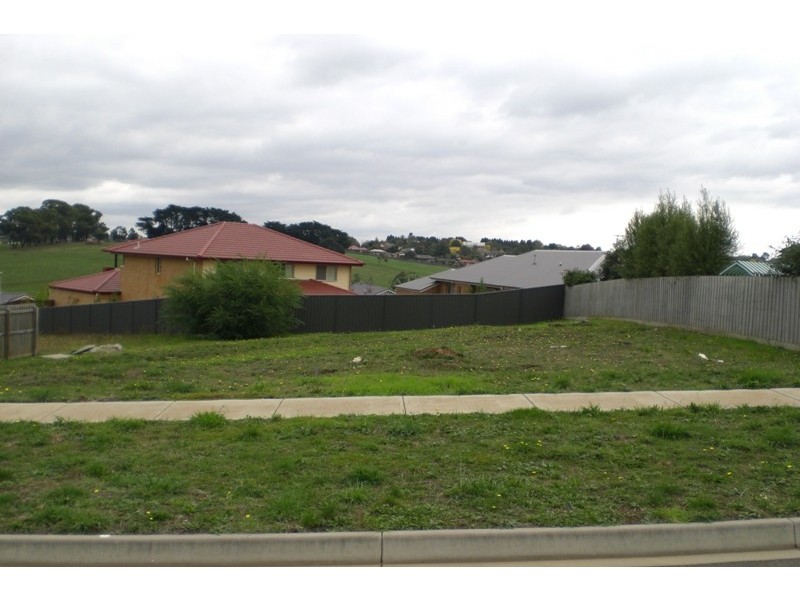 51 Twin Ranges Drive, Warragul VIC 3820