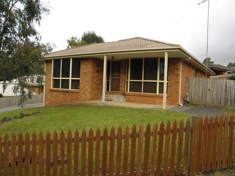 1 Andrew Court, Drouin VIC 3818