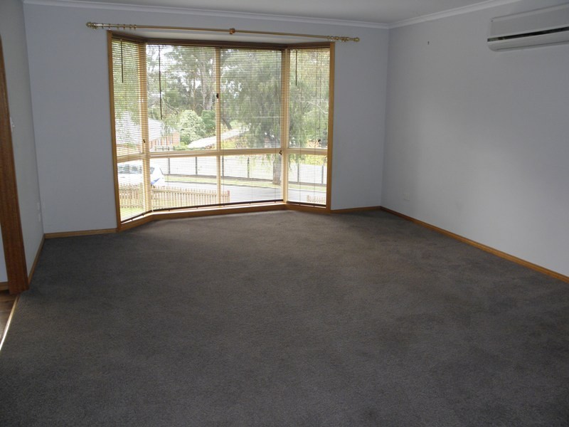 1 Andrew Court, Drouin VIC 3818