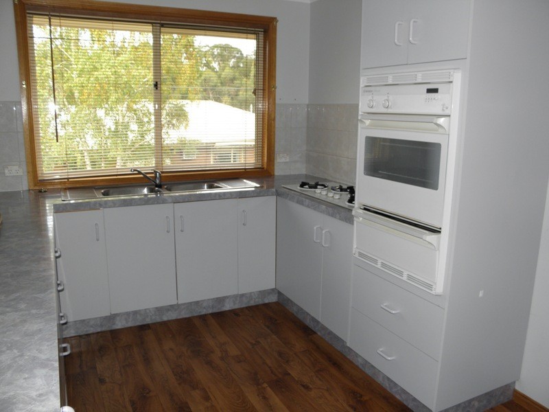 1 Andrew Court, Drouin VIC 3818