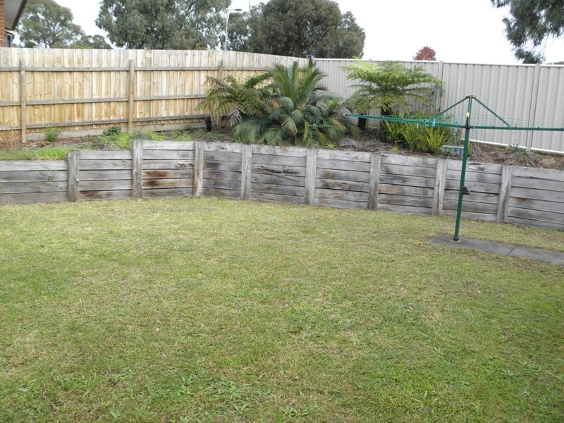 1 Andrew Court, Drouin VIC 3818