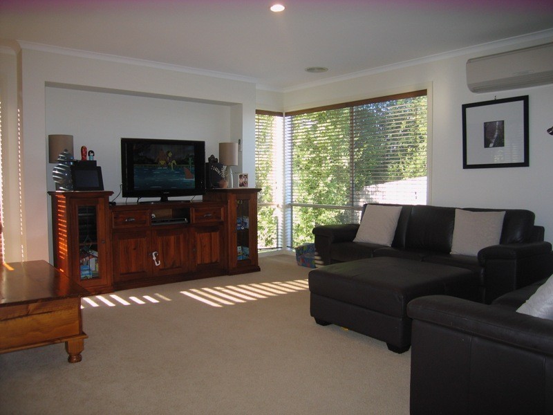 9 McMillan Drive, Warragul VIC 3820