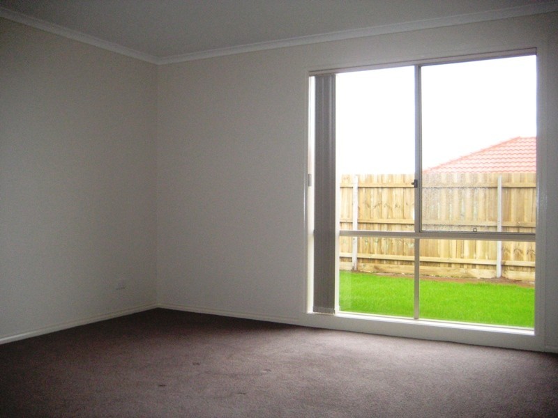 12 Mayfair Drive, Drouin VIC 3818