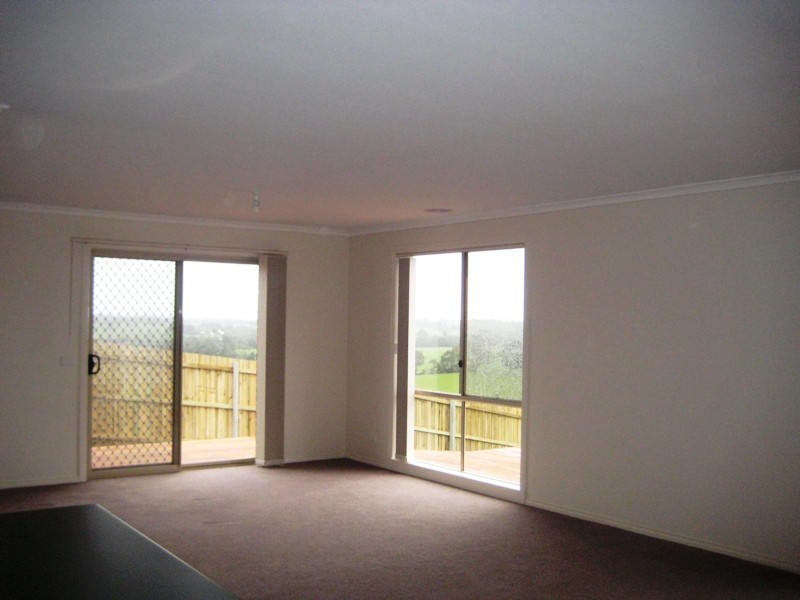 12 Mayfair Drive, Drouin VIC 3818