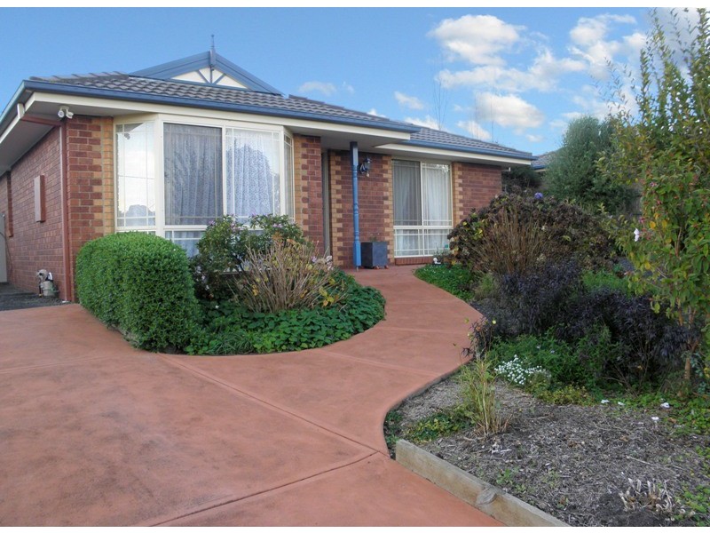 3 Davey Drive, Drouin VIC 3818