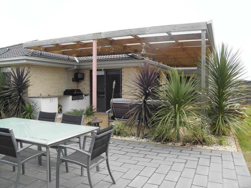 9 Picadilly Court, Drouin VIC 3818