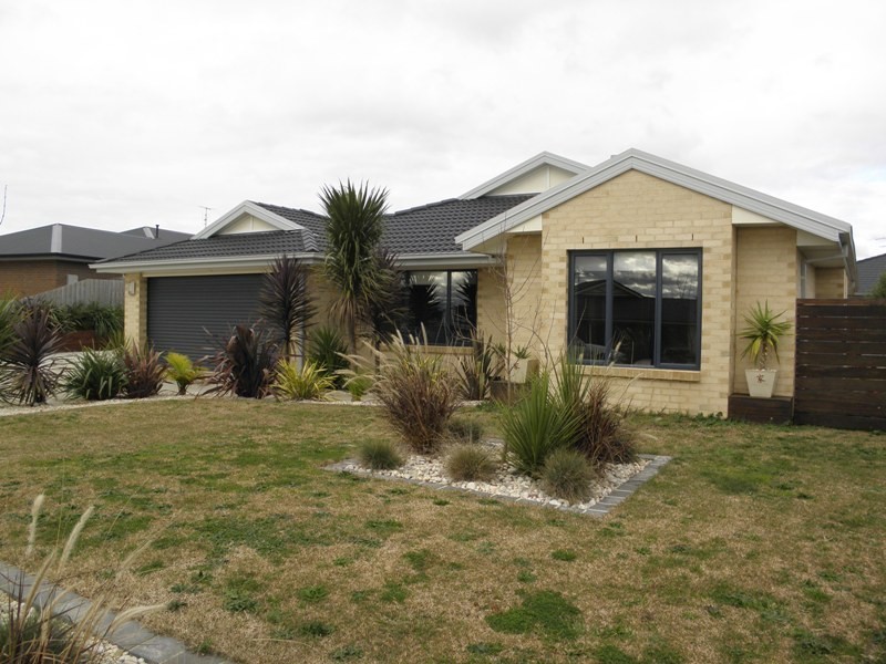 9 Picadilly Court, Drouin VIC 3818
