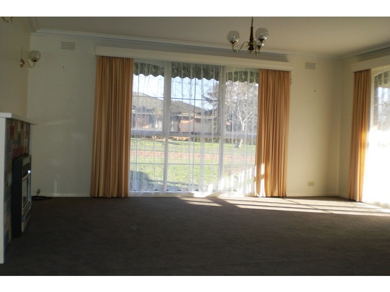 4 Sinclair Street, Warragul VIC 3820