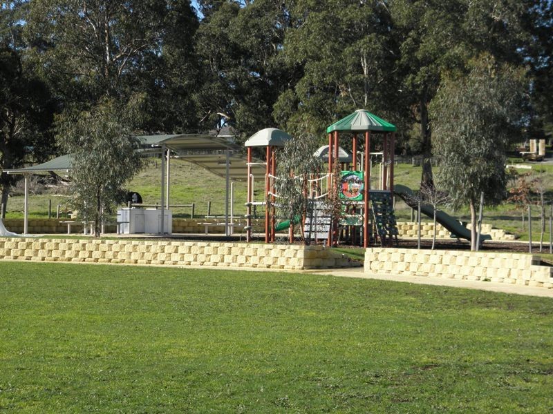 26 Foster Street, Drouin VIC 3818