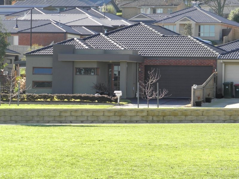 26 Foster Street, Drouin VIC 3818