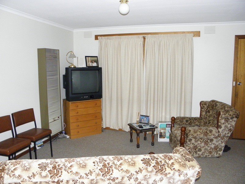 1+2/1 Colin Street, Drouin VIC 3818