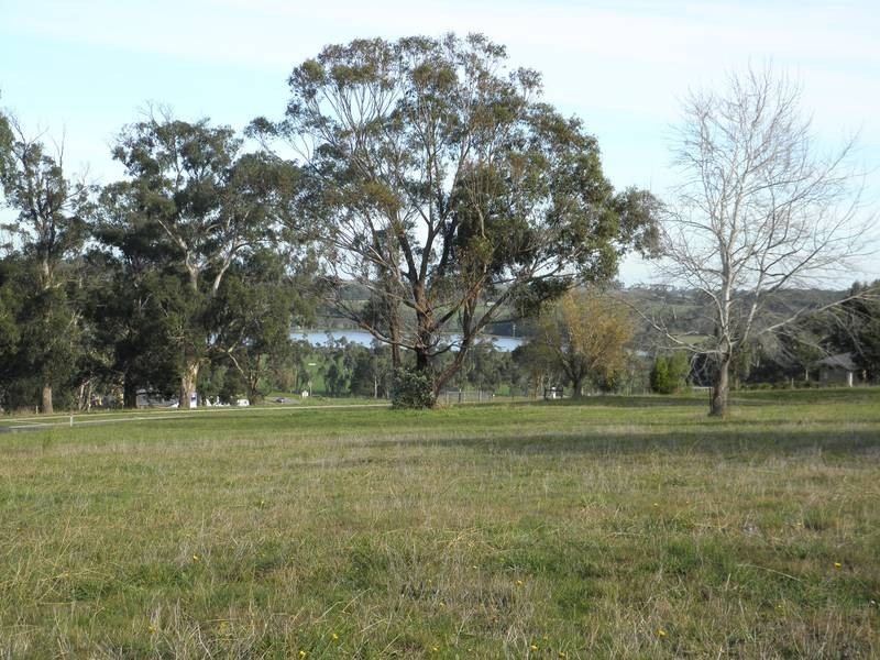Bunjil Drive, Drouin VIC 3818