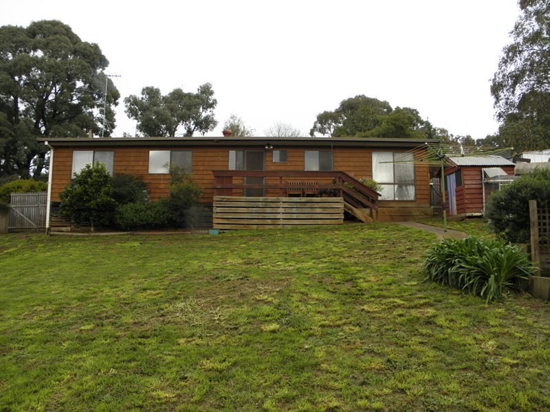 24 Calway Street, Drouin VIC 3818