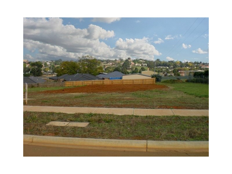 15 Friend Street, Warragul VIC 3820