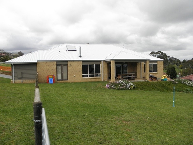 8 Eton Court, Neerim South VIC 3831