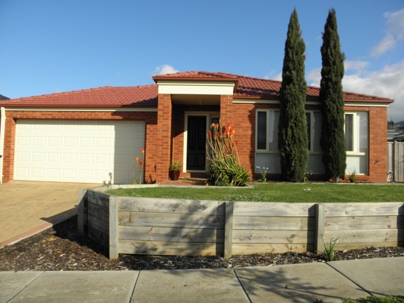16 Hamilton Drive, Warragul VIC 3820