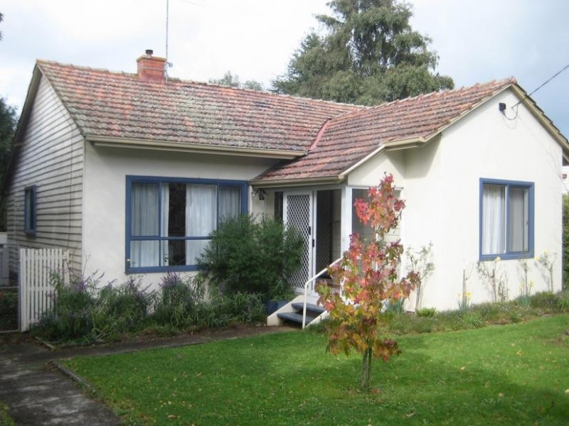 12 Centre Avenue, Warragul VIC 3820