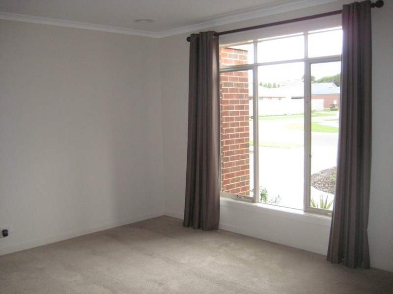 31 Miller Close, Drouin VIC 3818