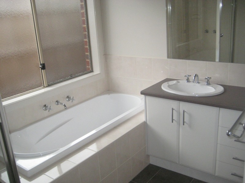 31 Miller Close, Drouin VIC 3818