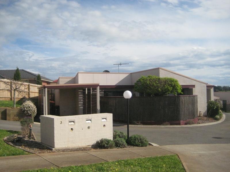 1/3 Cameron Court, Drouin VIC 3818