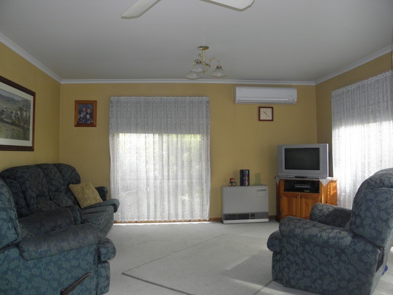 10 Outlook Drive, Drouin VIC 3818