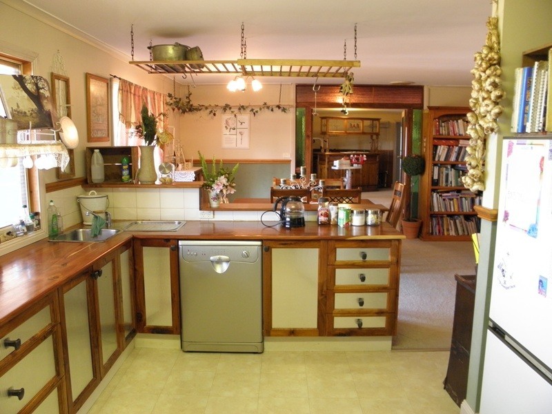 45 Bayview Road, Jindivick VIC 3818