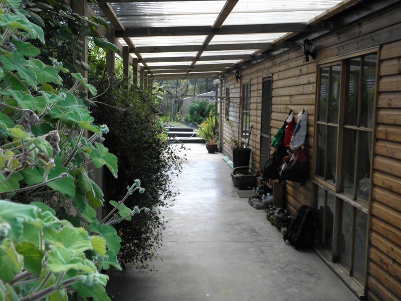 45 Bayview Road, Jindivick VIC 3818