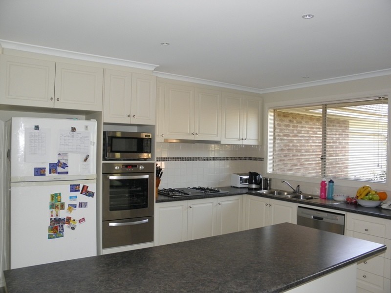 2 Park Vista, Drouin VIC 3818