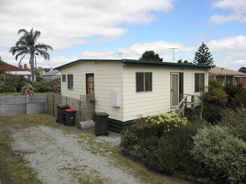 12 Thomas Street, Drouin VIC 3818