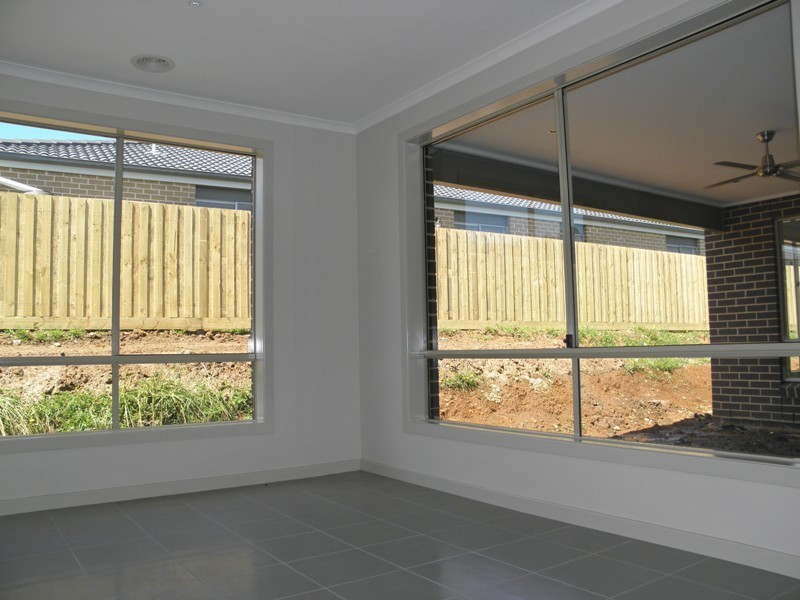 407 Greyfriars Way, Drouin VIC 3818