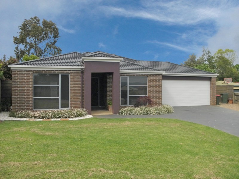 4 Waratah Court, Drouin VIC 3818