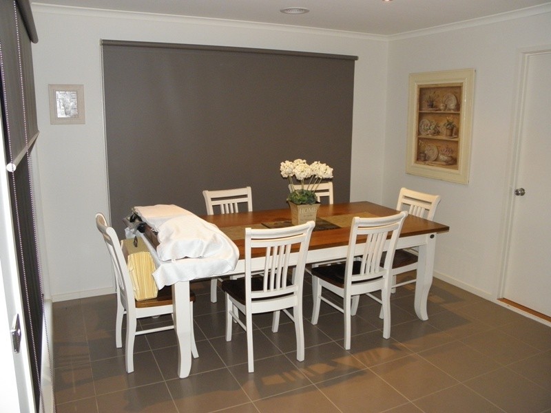 4 Waratah Court, Drouin VIC 3818