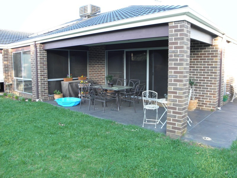 4 Waratah Court, Drouin VIC 3818