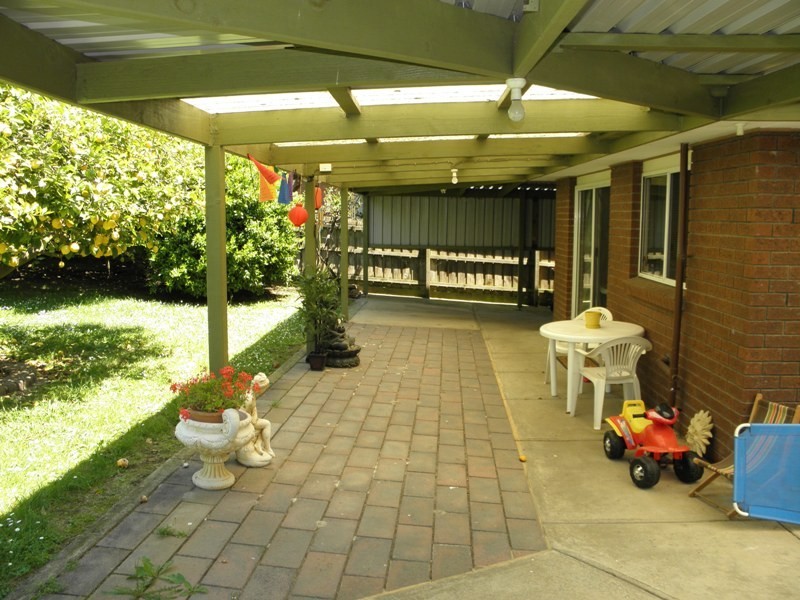 16 Somerset Drive, Warragul VIC 3820