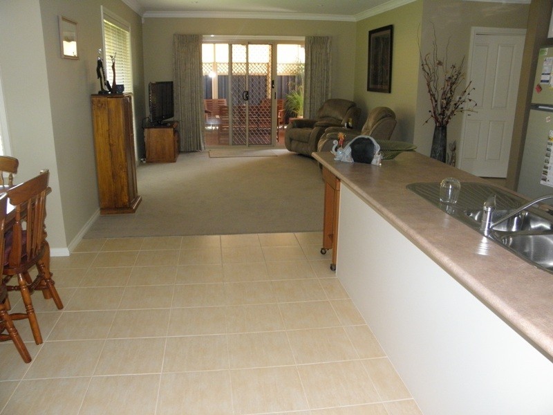 1/13 Wood Street, Drouin VIC 3818