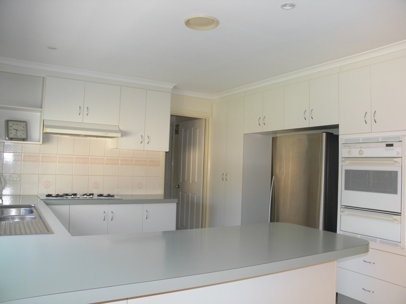 32 Neerim Street, Drouin VIC 3818