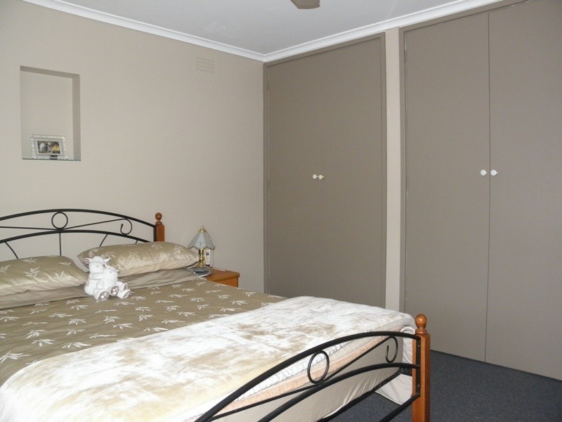 2 Colin Street, Drouin VIC 3818