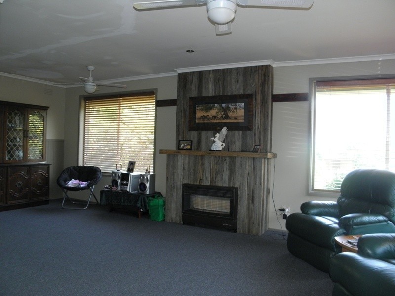 2 Colin Street, Drouin VIC 3818