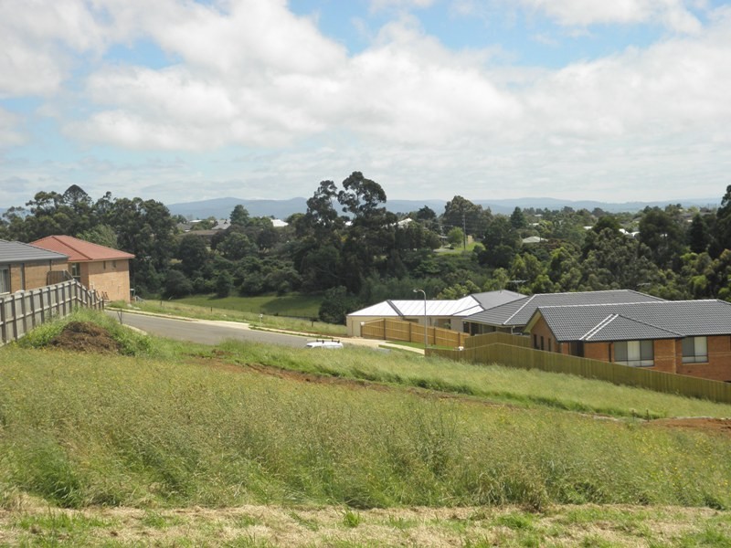 7 Aaron Court, Drouin VIC 3818